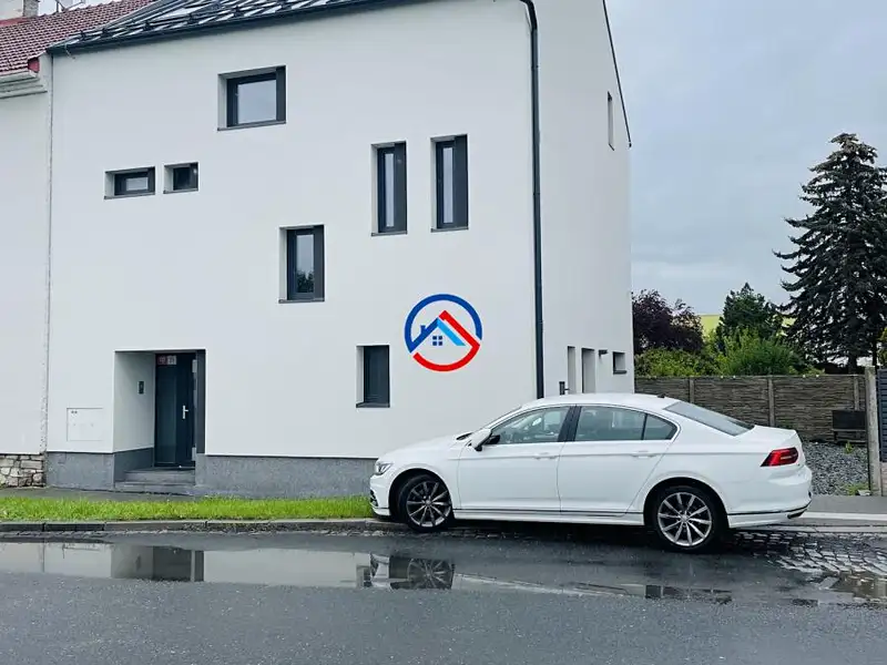 Pronájem bytu 1+kk 33 m², Olomouc – náhled fotky 1