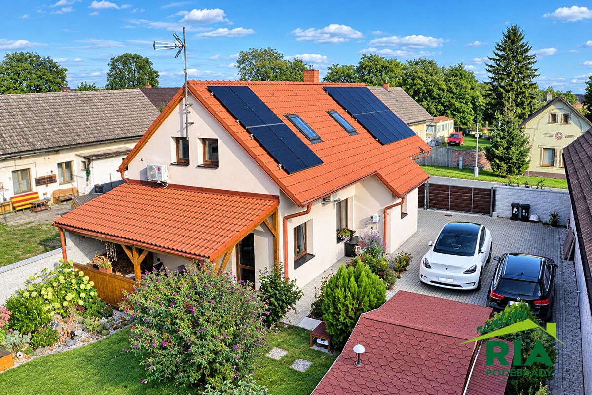 Prodej rodinného domu 162 m², pozemek 793 m² – fotografie 3