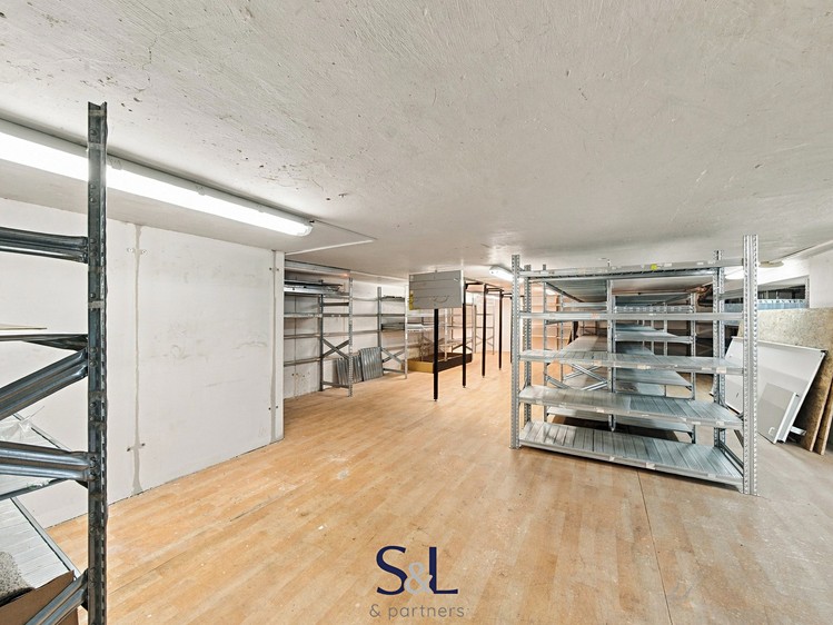 Комерційне приміщення в оренду, 339 м² (13 з 21)