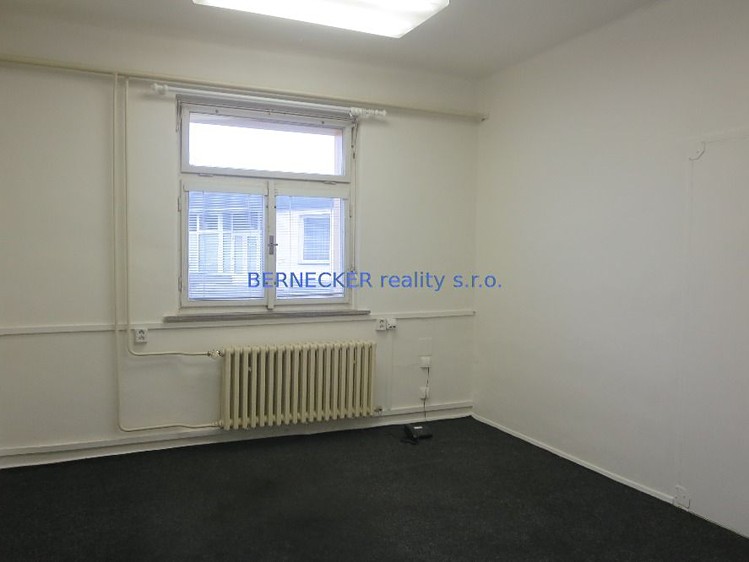 Pronájem komerčního prostoru, 16 m² (1 z 5)
