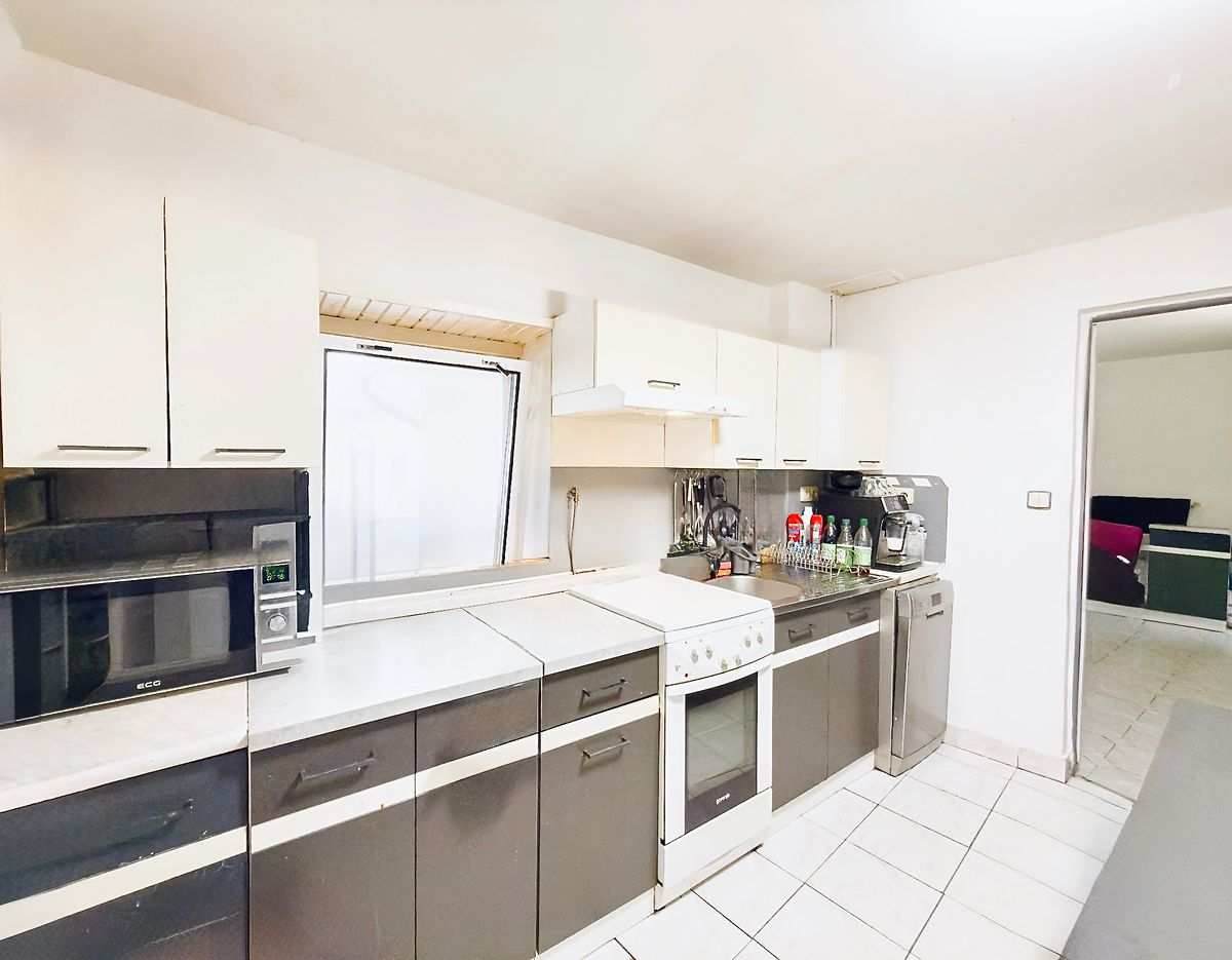 Prodej rodinného domu 218 m², pozemek 2603 m² – fotografie 2