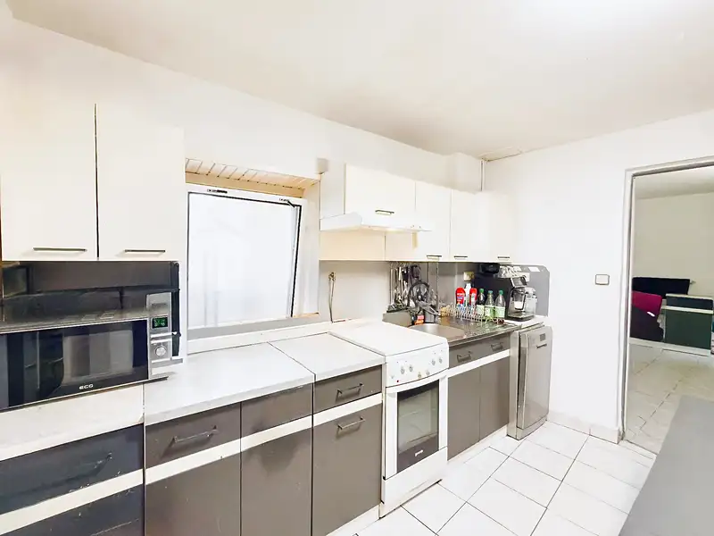 Prodej rodinného domu 218 m², pozemek 2603 m², Hradec Králové – náhled fotky 2