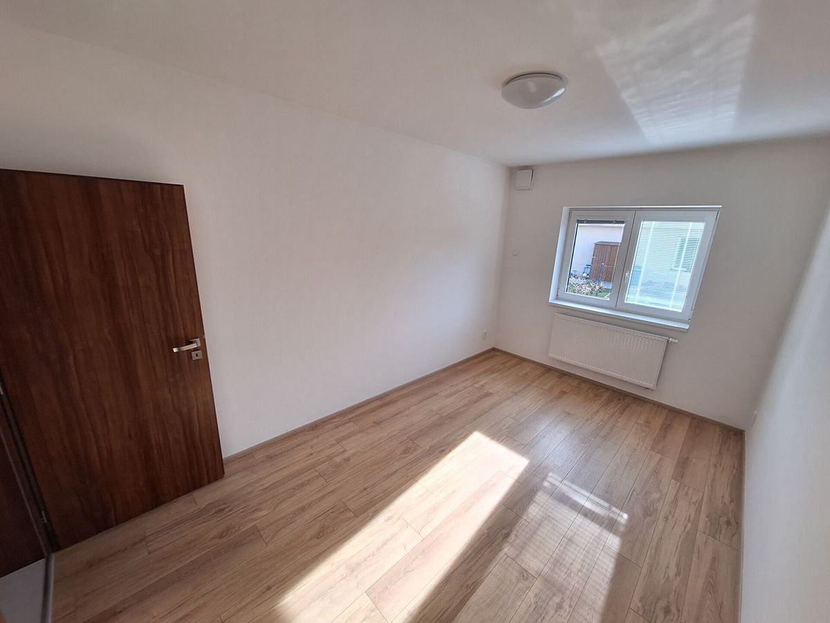 Pronájem bytu 2+kk 48 m² – fotografie 4
