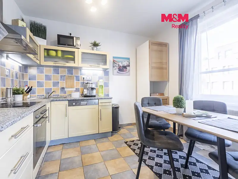 Pronájem bytu 3+kk 84 m², Praha – náhled fotky 1