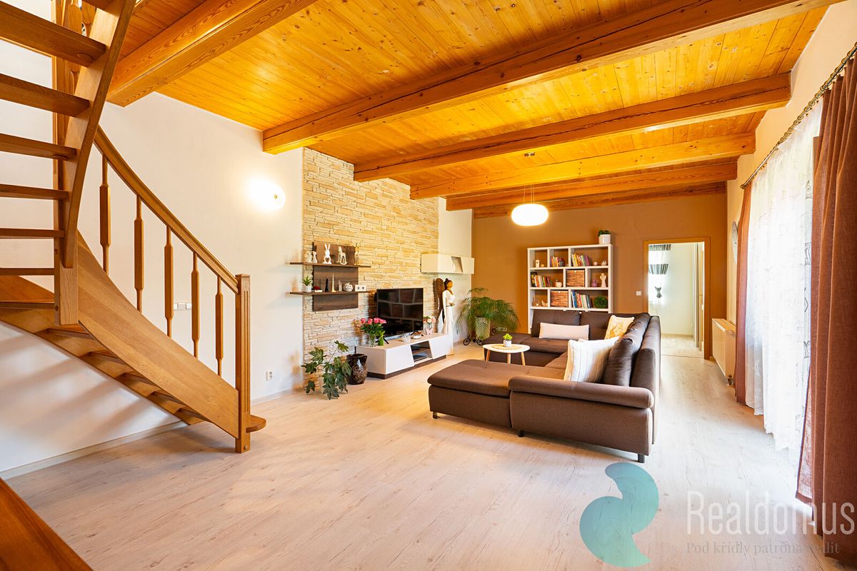 Prodej rodinného domu 165 m², pozemek 7758 m² – fotografie 5
