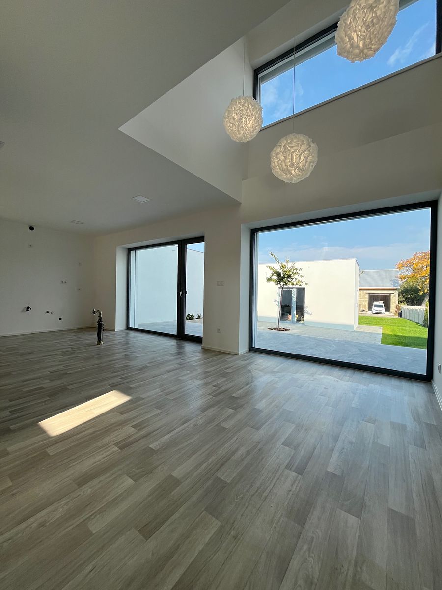 Prodej rodinného domu 190 m², pozemek 500 m² – fotografie 2