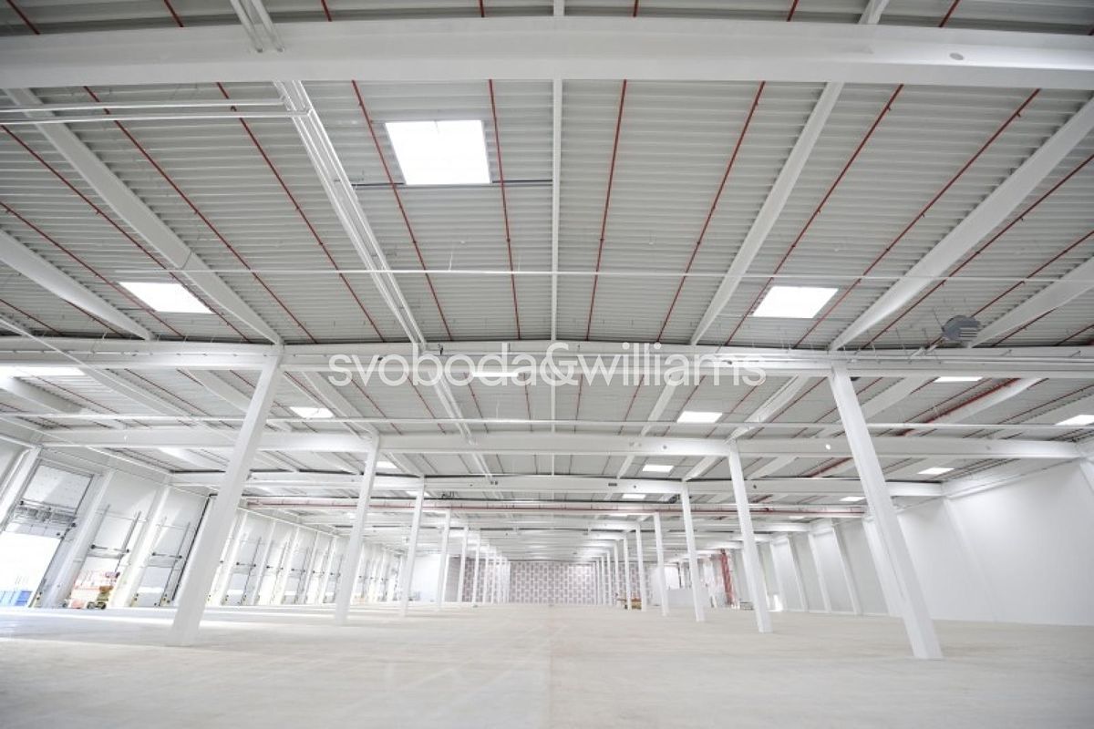 Pronájem skladového prostoru 7308 m²