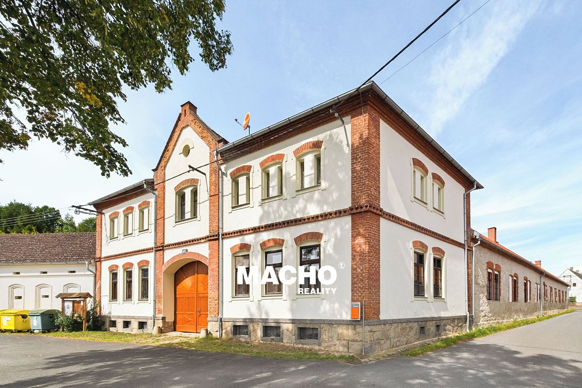Prodej zemědělské usedlosti 181 m², pozemek 314134 m²