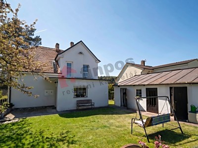 Prodej  rodinného domu 300 m², pozemek 813 m²