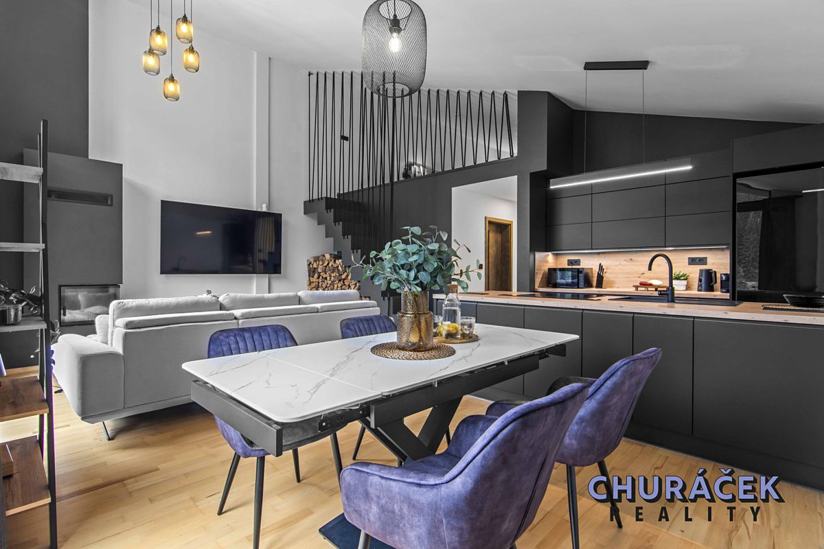 Prodej vícegeneračního domu 303 m², pozemek 101 m² – fotografie 5