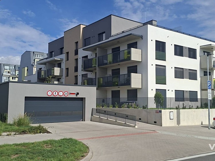 Prodej nemovitosti, 13 m² (1 z 5)