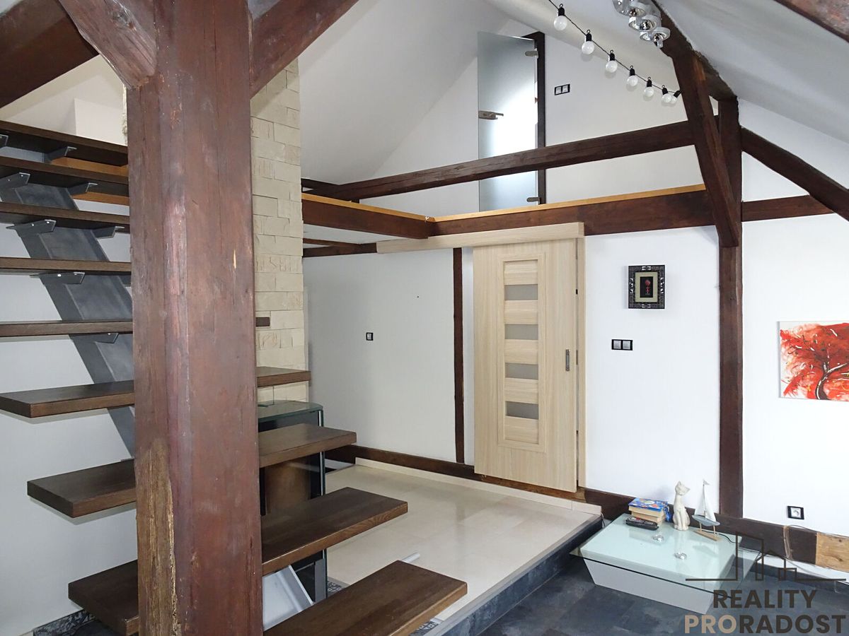 Prodej vícegeneračního domu 250 m², pozemek 320 m² – fotografie 5