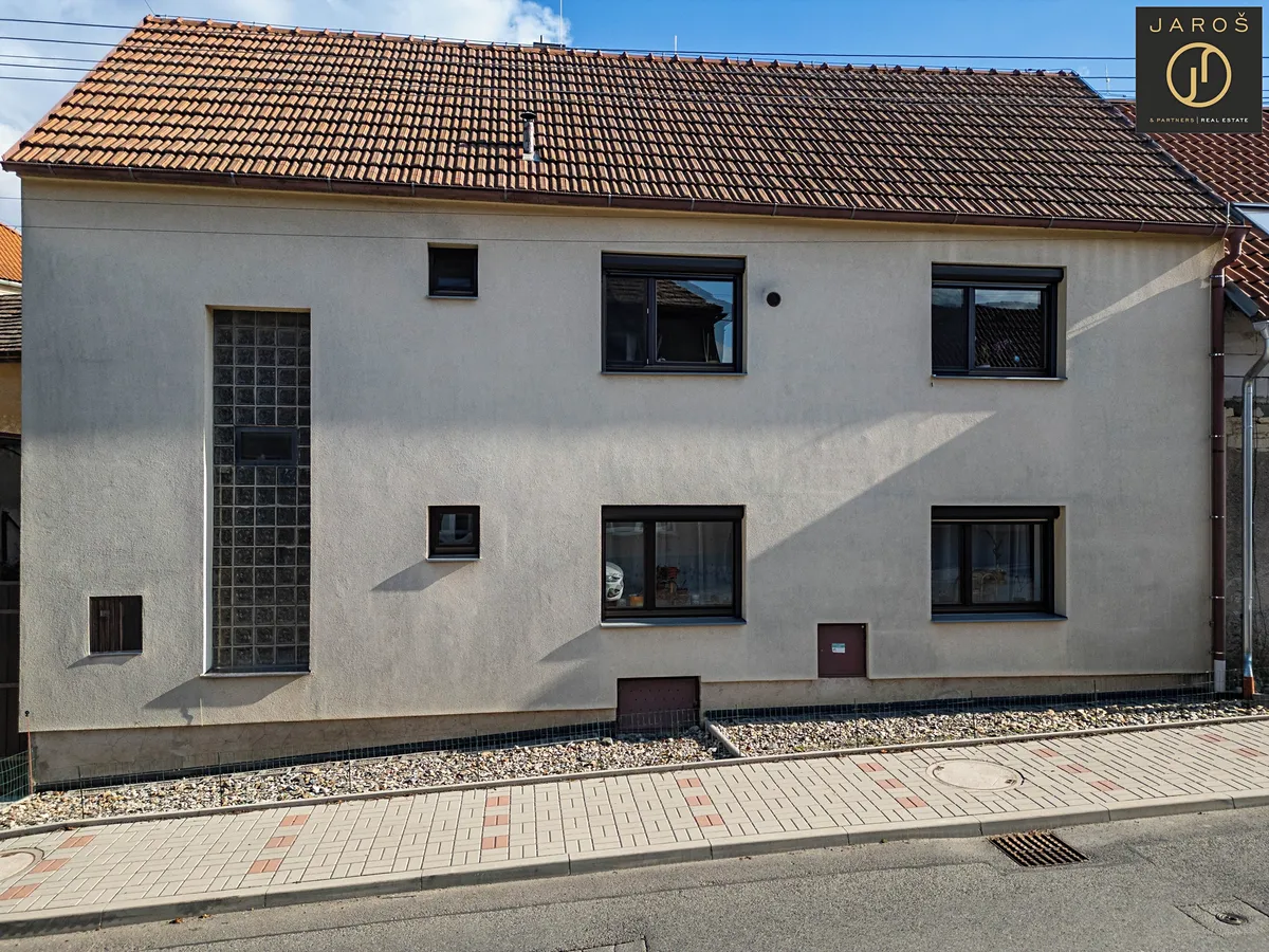 Prodej rodinného domu 216 m², pozemek 221 m²