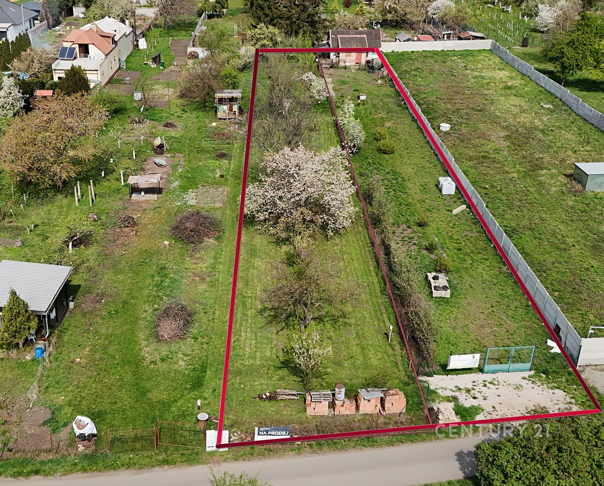Prodej stavebního pozemku 2232 m² – fotografie 2