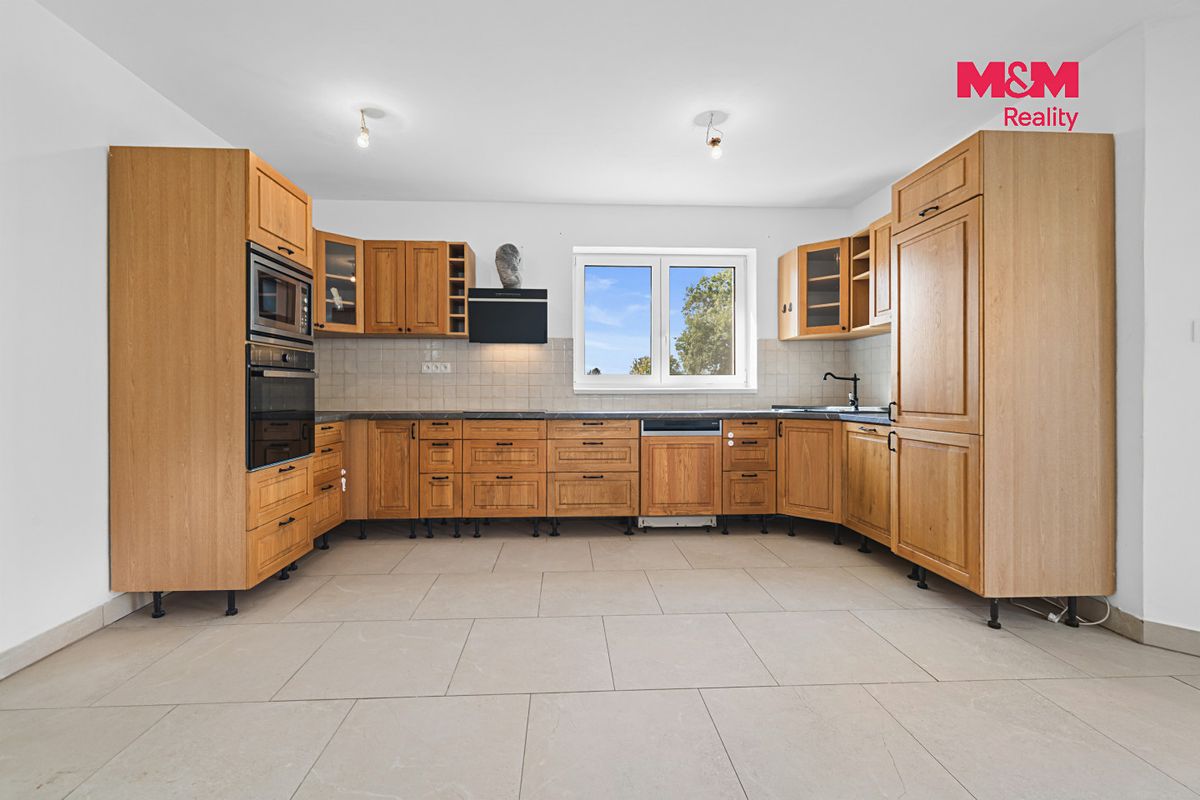 Prodej rodinného domu 108 m², pozemek 803 m² – fotografie 3