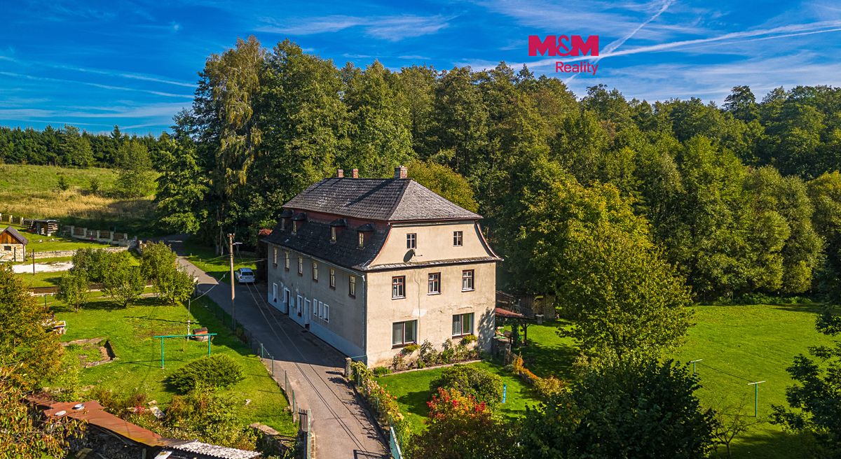 Prodej rodinného domu 180 m², pozemek 2920 m²