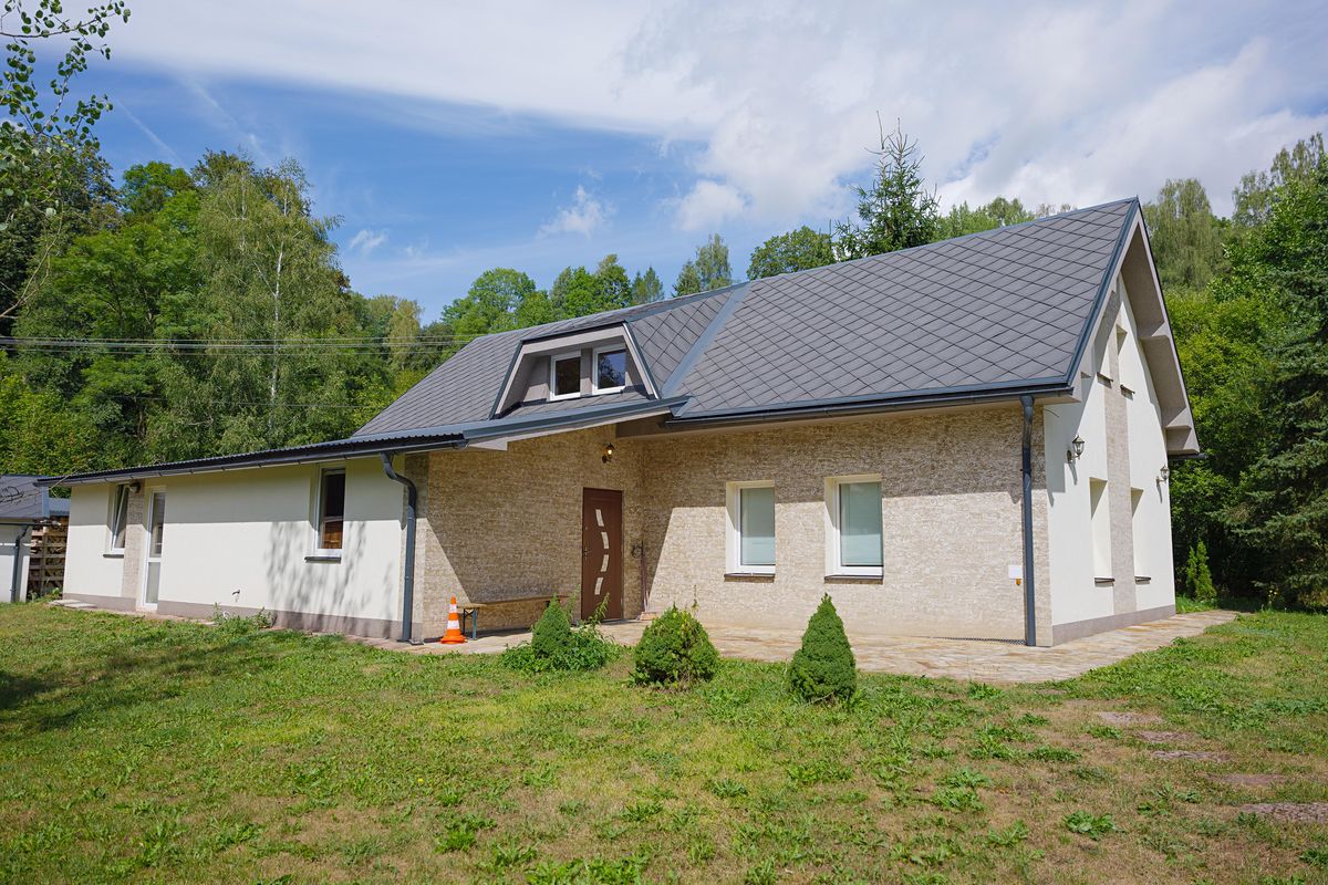 Prodej rodinného domu 216 m², pozemek 1354 m² – fotografie 4