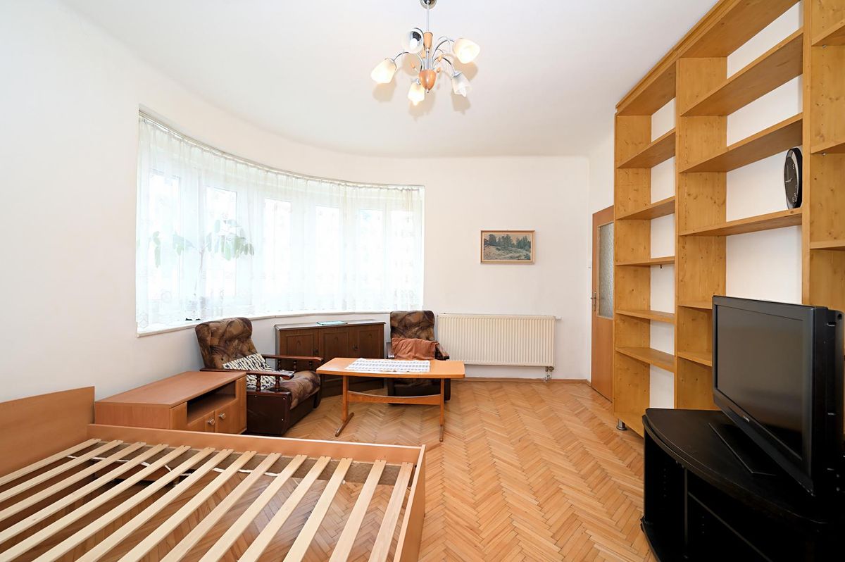 Pronájem bytu 1+1 42 m² – fotografie 2
