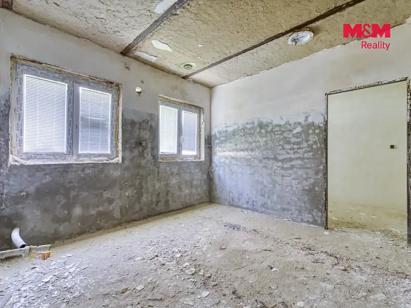 Prodej skladového prostoru 202 m², Dubí – náhled fotky 2