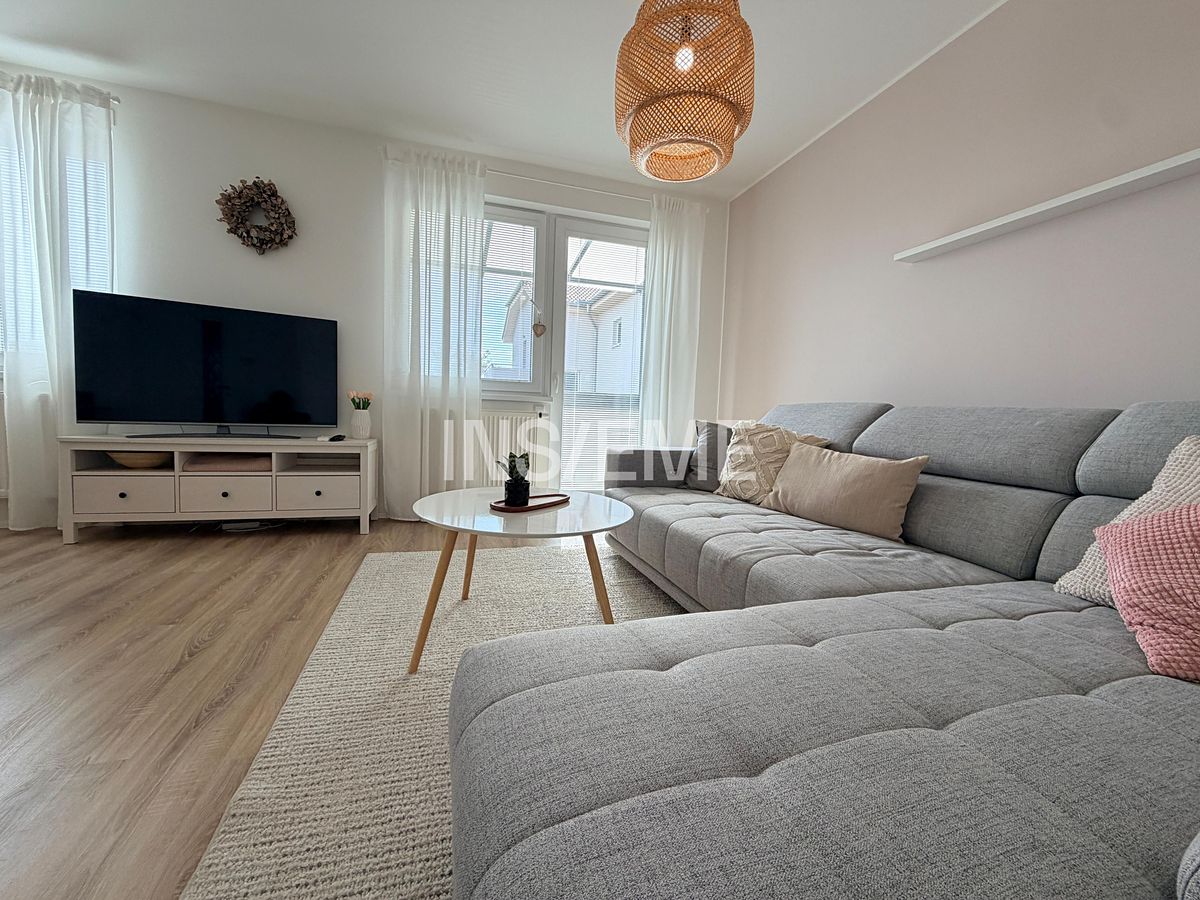 Pronájem bytu 3+kk 62 m² – fotografie 2