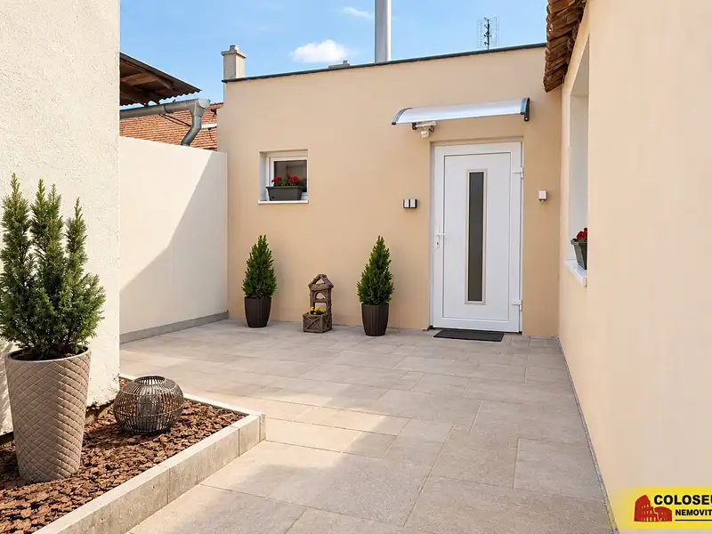 Pronájem bytu 3+1 65 m², Znojmo – náhled fotky 1