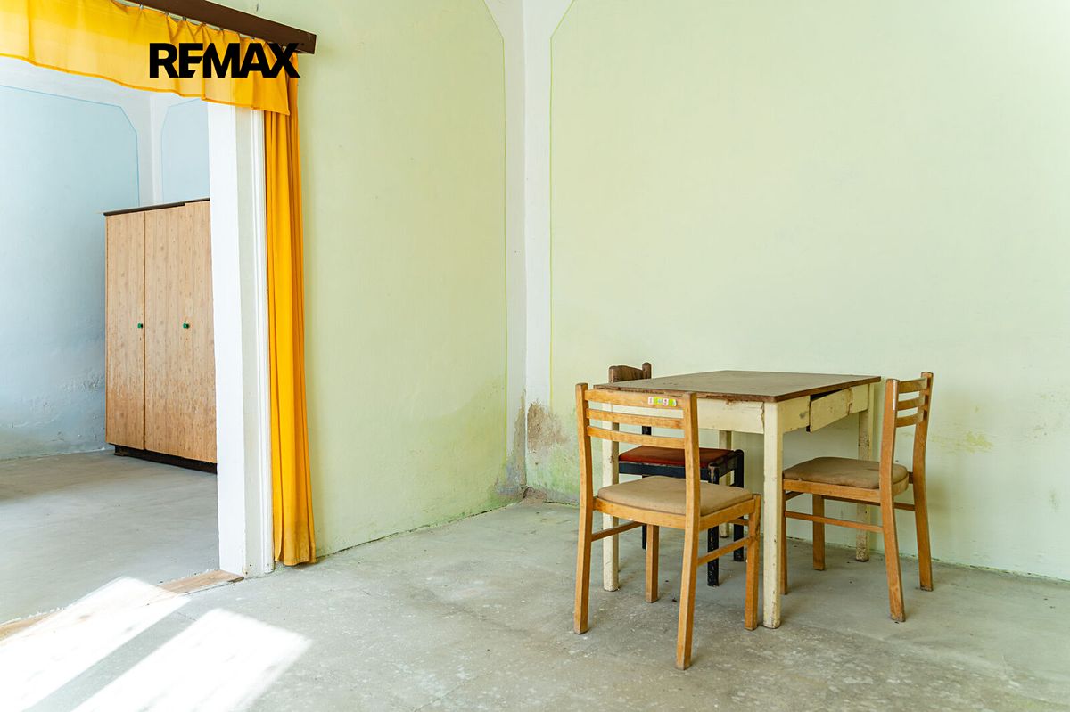 Prodej rodinného domu 218 m², pozemek 890 m², Sobůlky – fotka 1 z 3
