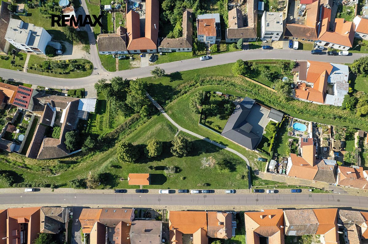 Prodej pozemku 739 m² – fotografie 3