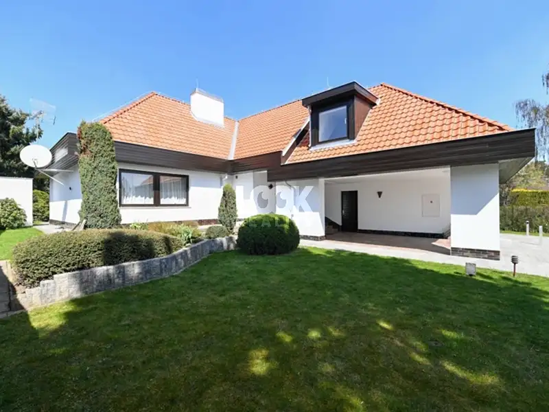 Pronájem rodinného domu 417 m², pozemek 1000 m², Praha – náhled fotky 1