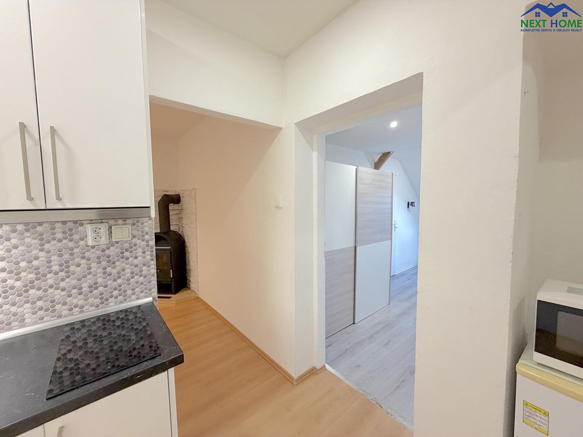 Pronájem bytu 2+kk 38 m² – fotografie 3