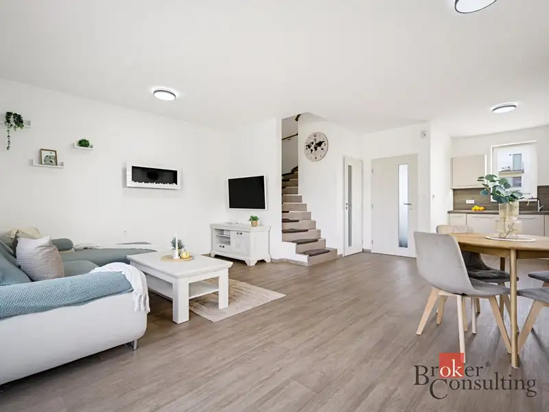 Prodej rodinného domu 80 m², pozemek 308 m², Opatovice nad Labem – náhled fotky 2