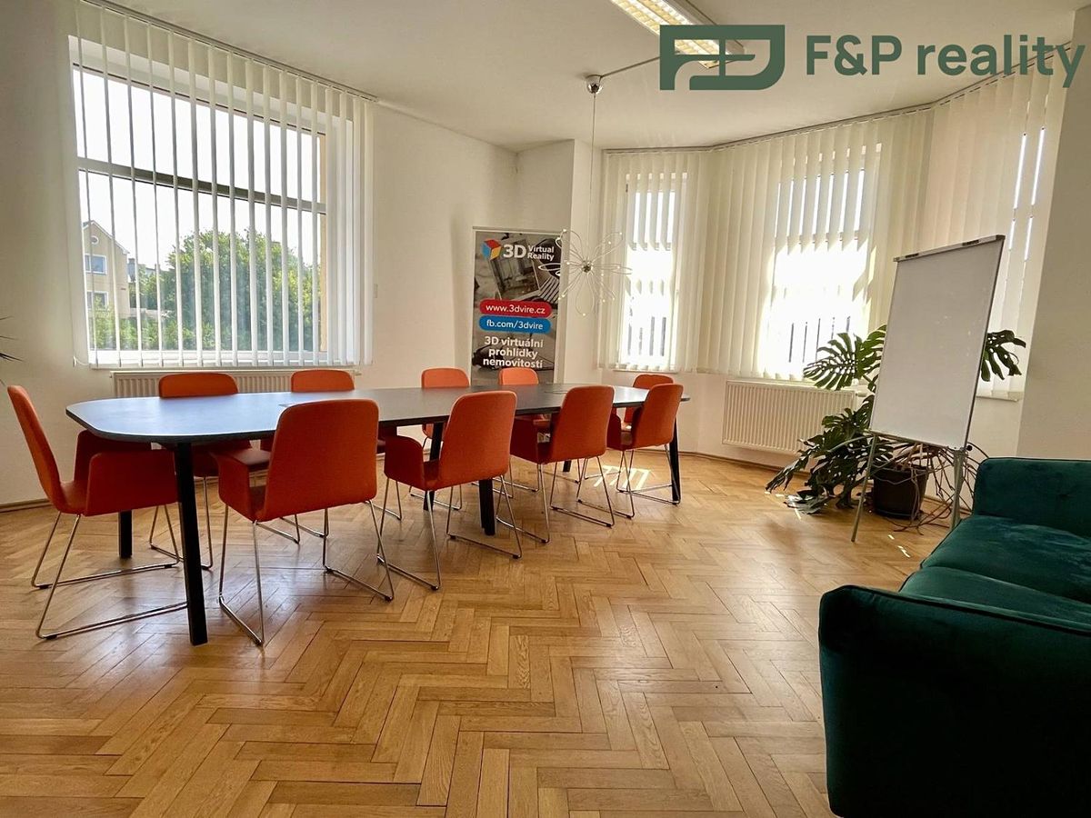 Pronájem kanceláře 121 m² – fotografie 2