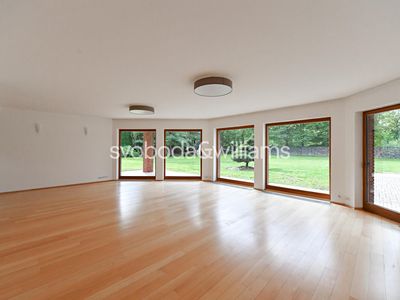 Pronájem rodinného domu 530 m², pozemek 6163 m²
