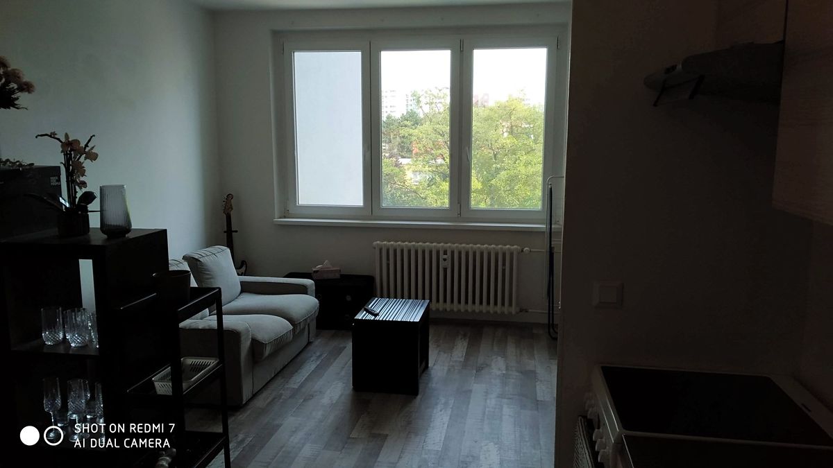 Pronájem bytu 2+kk 44 m² – fotografie 3