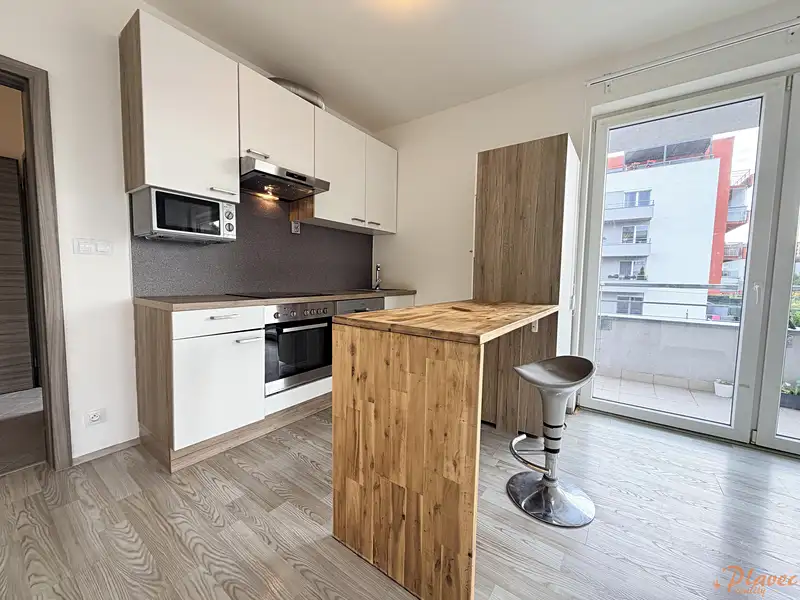 Prodej bytu 1+kk 39 m², Praha – náhled fotky 1