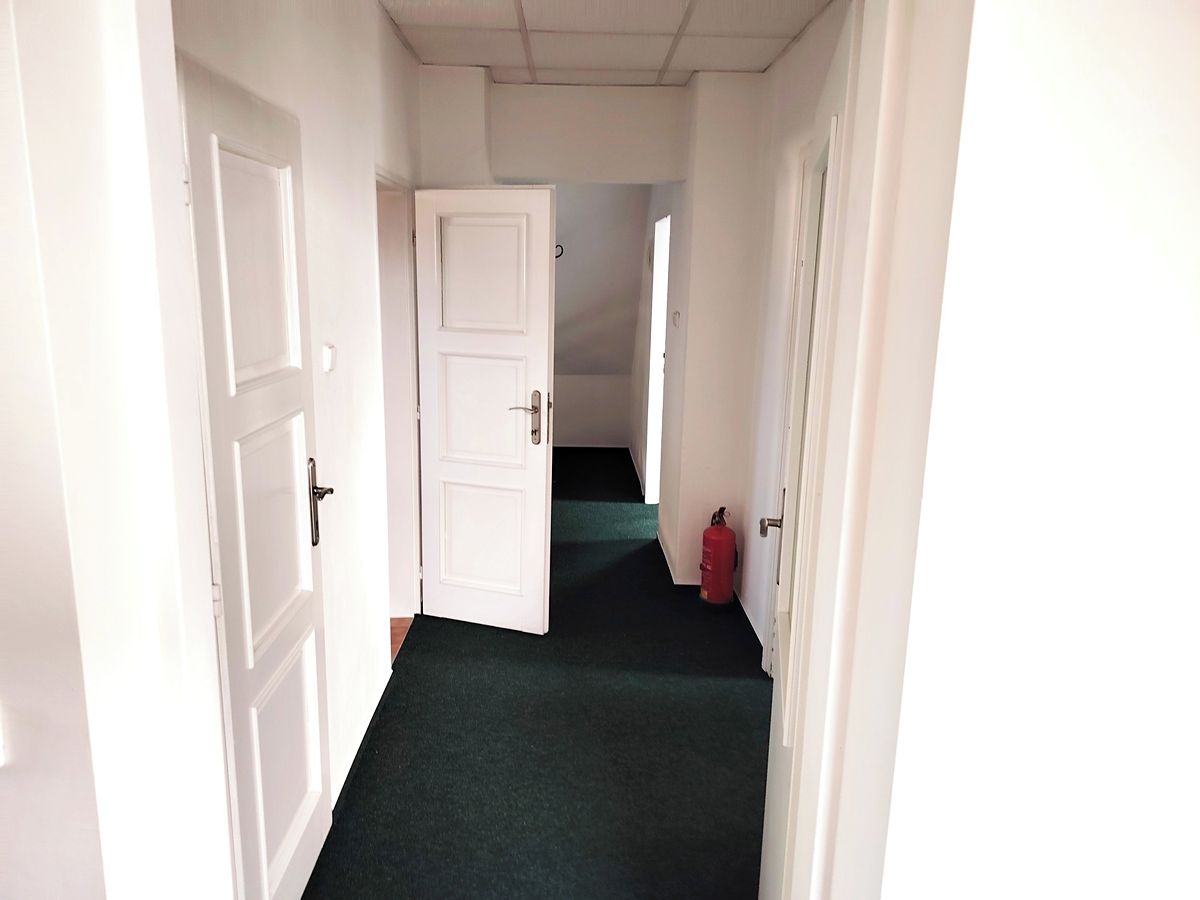 Prodej kanceláře 271 m² – fotografie 3