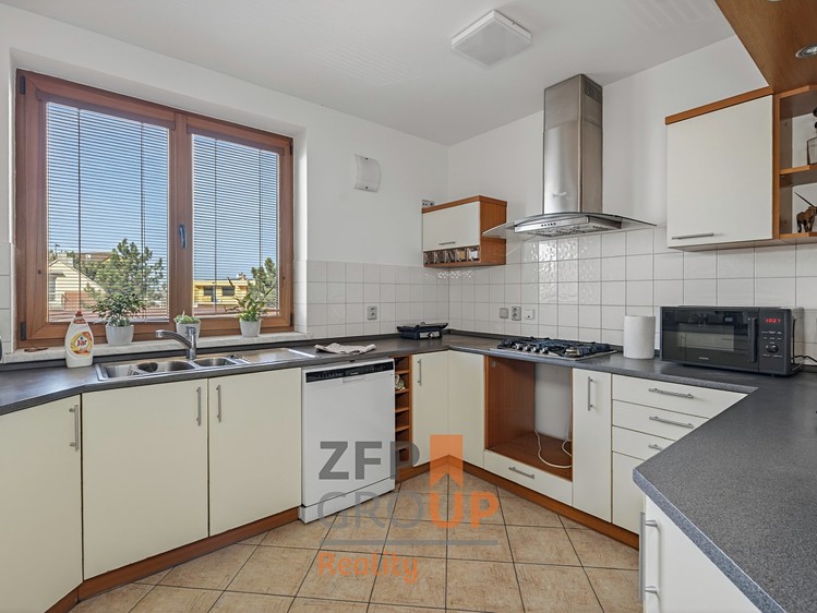 Prodej domu, 202 m² (14 z 26)