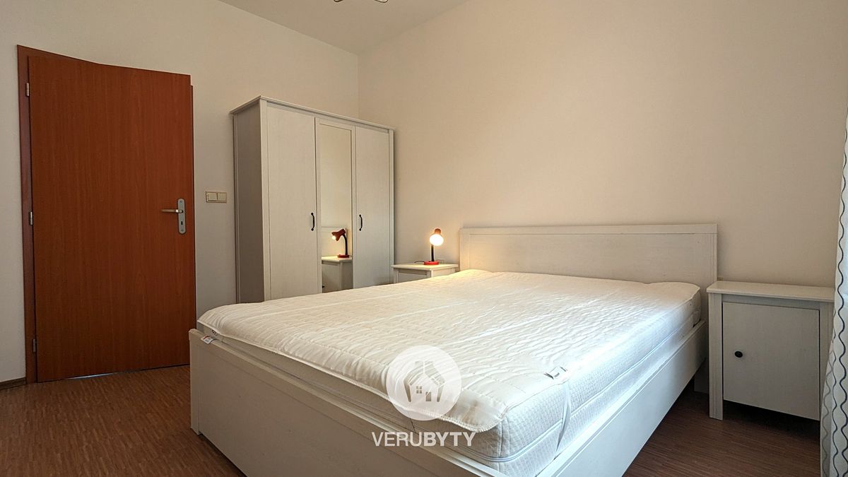 Pronájem bytu 2+kk 43 m² – fotografie 3