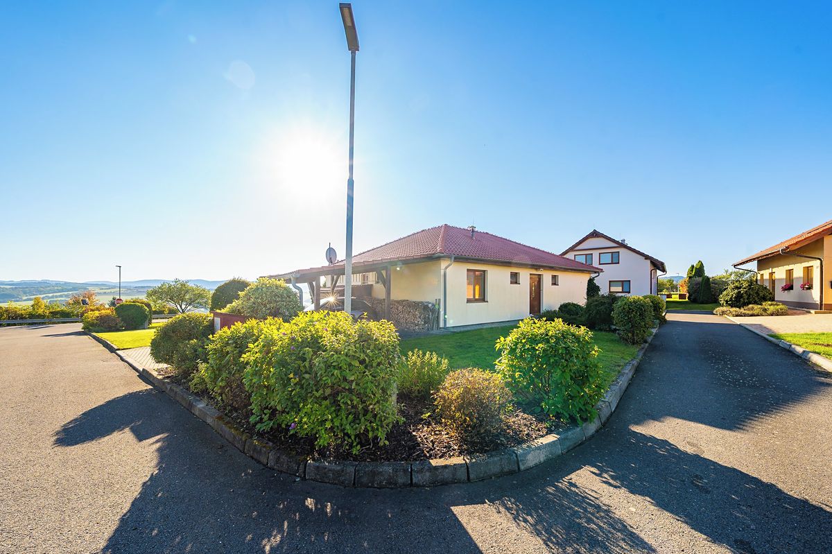 Prodej rodinného domu 150 m², pozemek 1104 m² – fotografie 2