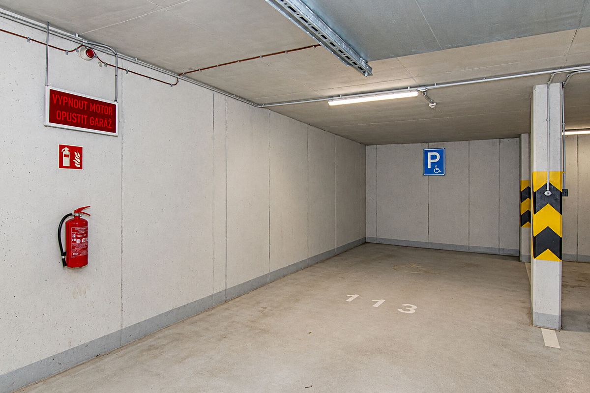 Prodej garážového stání 18 m² – fotografie 2