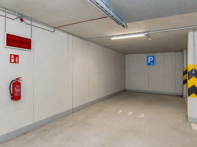 Prodej garážového stání 18 m², Praha – náhled fotky 2