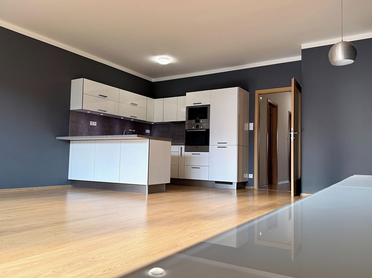 Pronájem bytu 3+kk 84 m²