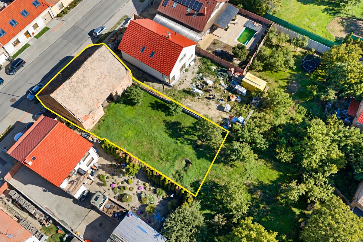 Prodej stavebního pozemku 700 m²