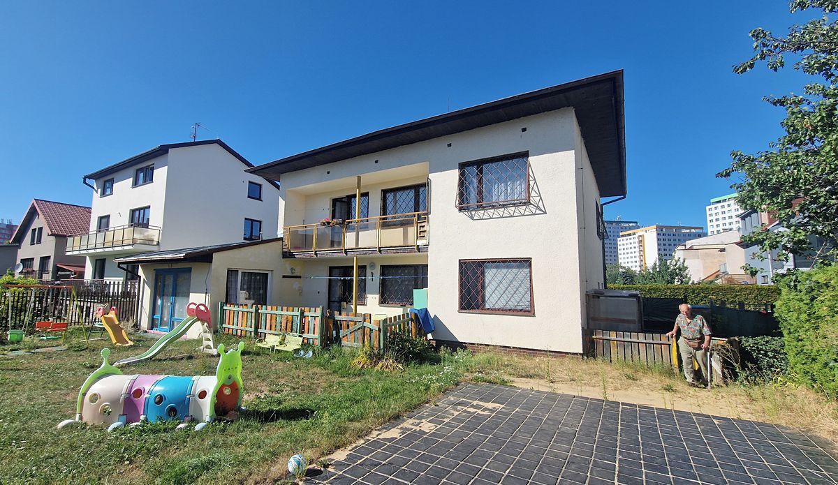 Pronájem vily 200 m², pozemek 588 m²
