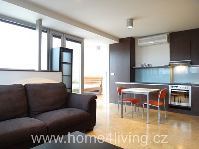 Pronájem bytu 2+kk 48 m² – fotografie 2