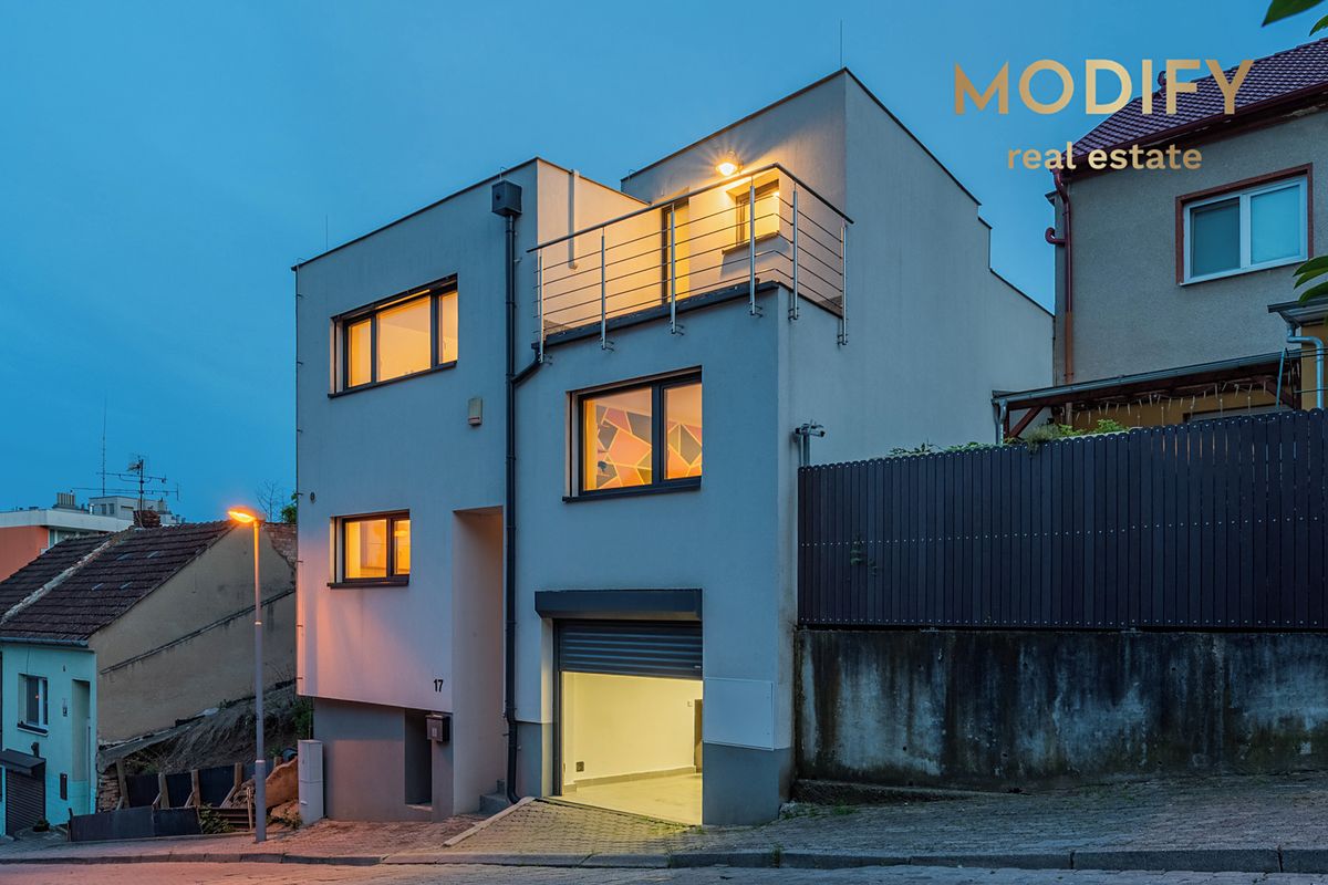 Prodej rodinného domu 141 m², pozemek 110 m² – fotografie 2