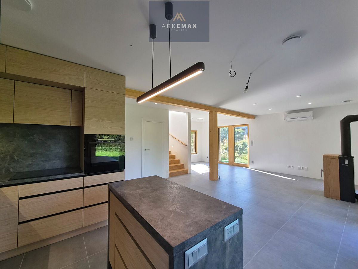 Pronájem rodinného domu 100 m², pozemek 1084 m² 2