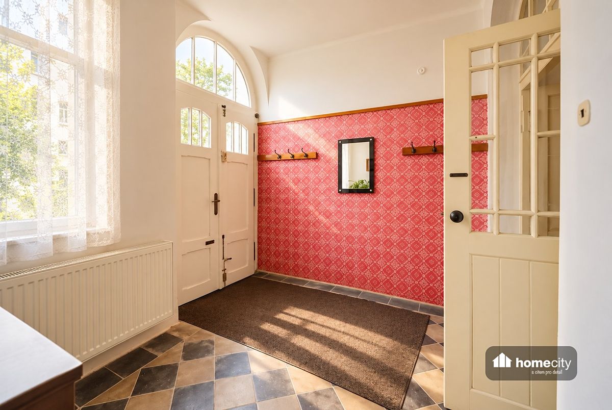 Prodej vily 225 m², pozemek 488 m² – fotografie 3
