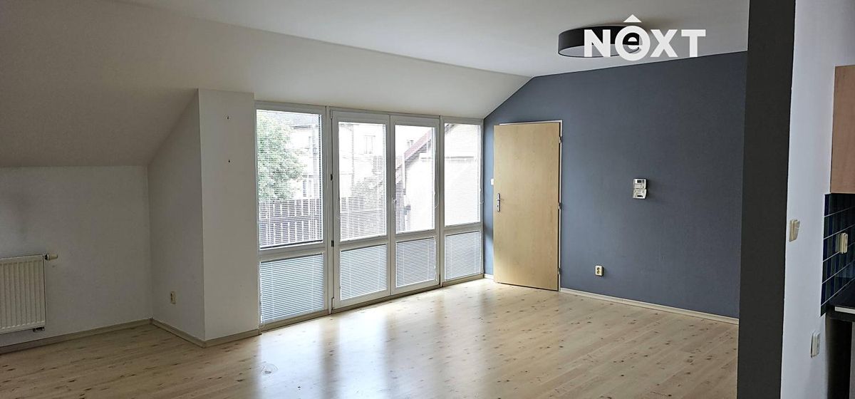 Pronájem bytu 4+kk 130 m² – fotografie 3