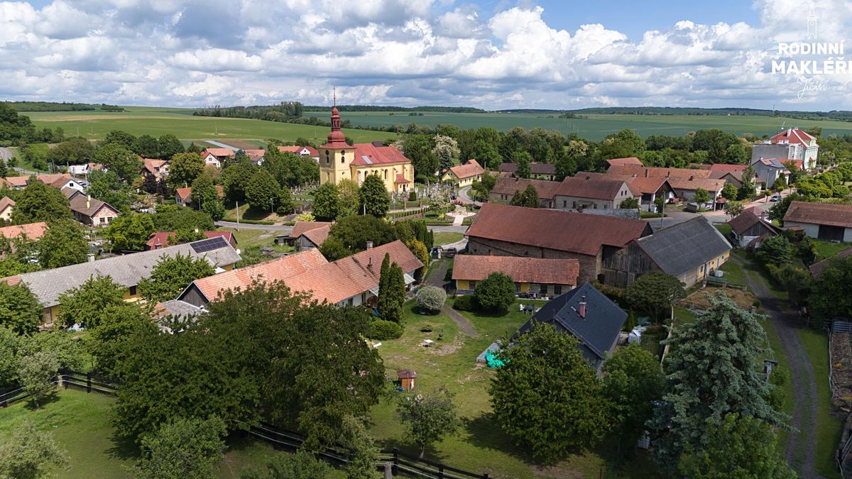 Prodej rodinného domu 100 m², pozemek 777 m²