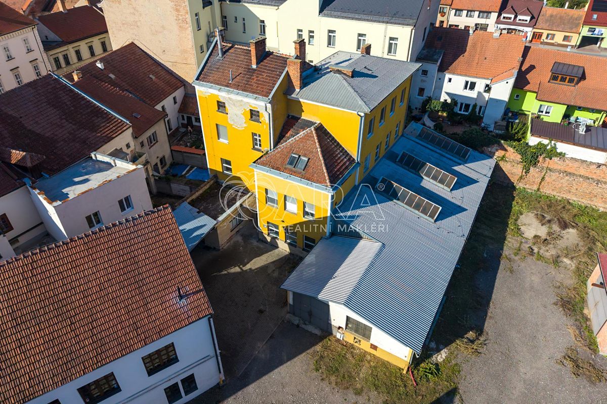 Prodej výrobní haly, prostoru 1196 m²